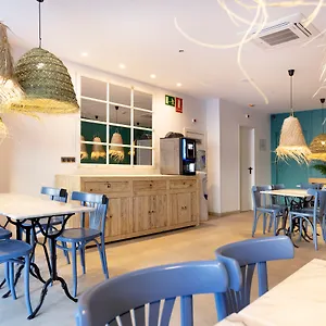 ** Konukevi Yomo Bcn Port İspanya